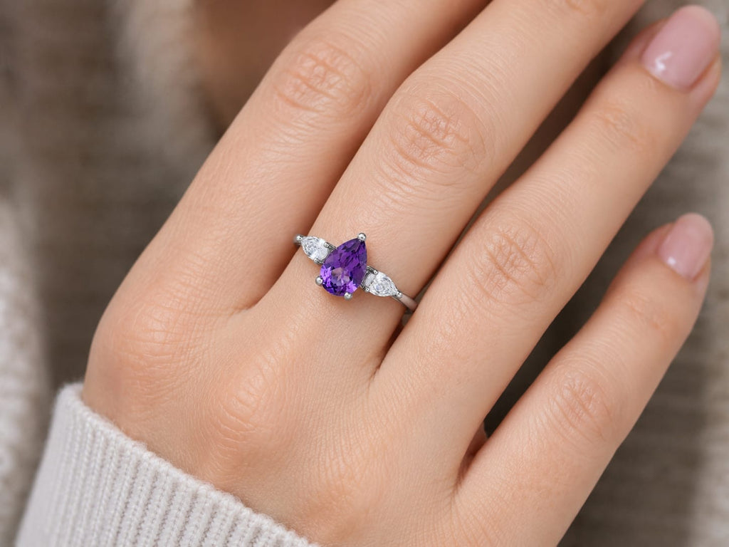 18K White Gold Natural Amethyst Ring.